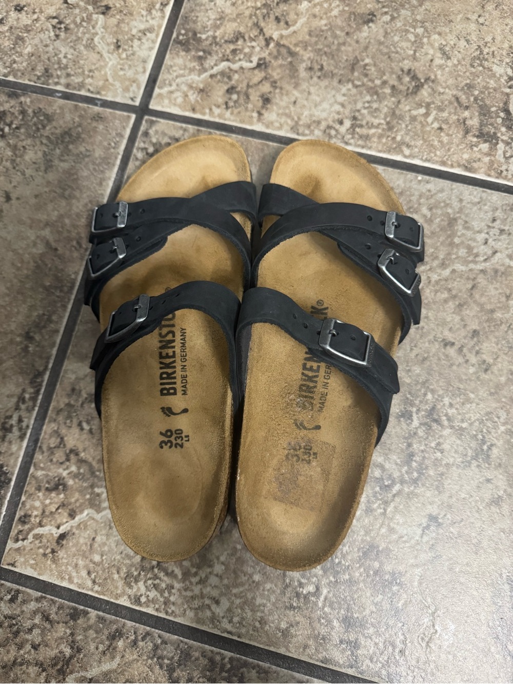 Like new Women’s Birkenstock Franca size 36 medium/narrow black